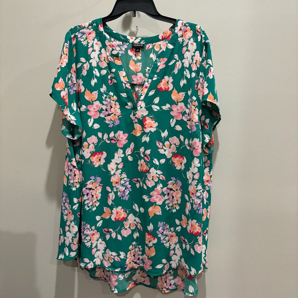 Torrid Georgette Hi-Low Short Sleeve Blouse Green Floral Short Sleeve Sz 3